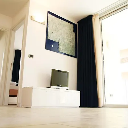 Hungaria Lägenhetshotell Grado