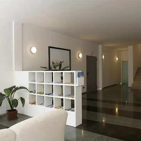 Hungaria Apartmanhotel 4*